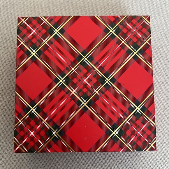 Charter Club Gold-Tone Crystal & Faux Pearl Wreath Pin/ Brooch New in Box $29.50 - Picture 4 of 6